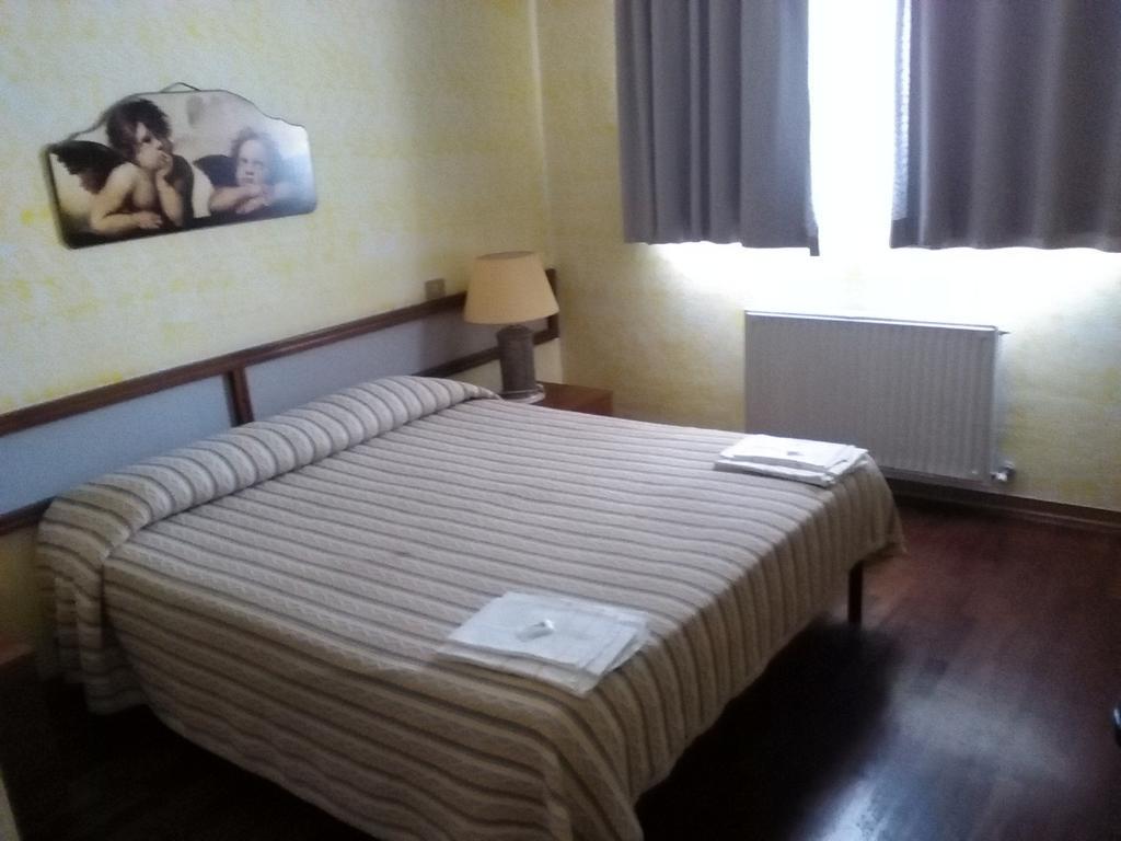 Hotel Cristallo Assergi Chambre photo