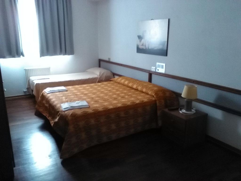 Hotel Cristallo Assergi Chambre photo