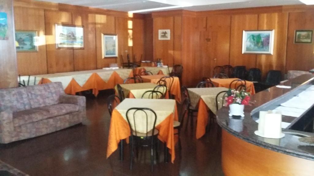 Hotel Cristallo Assergi Extérieur photo