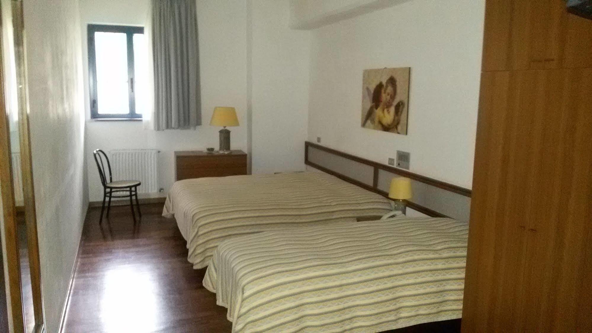 Hotel Cristallo Assergi Extérieur photo